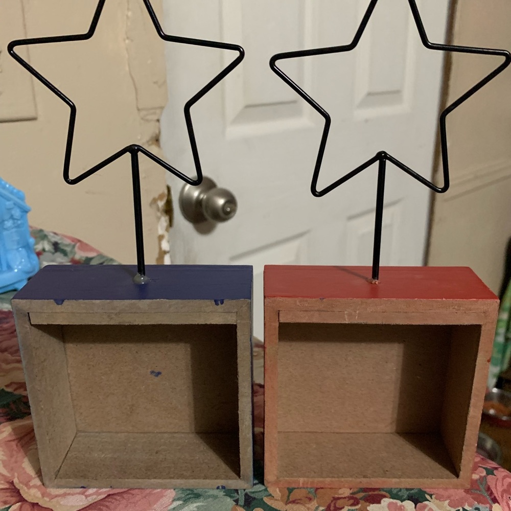 FOURTH OF JULY DECOR - Picture 2 of 2